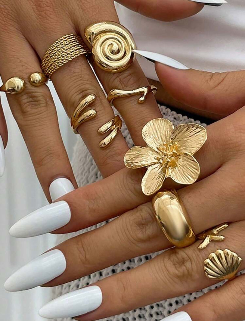 Eight Piece Ring Set