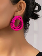 Load image into Gallery viewer, Circle Stud Earrings
